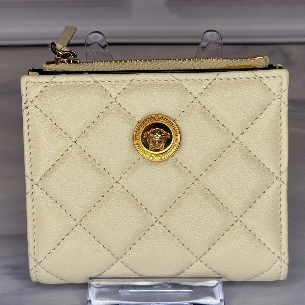 Versace Quilted Lambskin Wallet – Medusa Emblem | New | Full Inclusion
